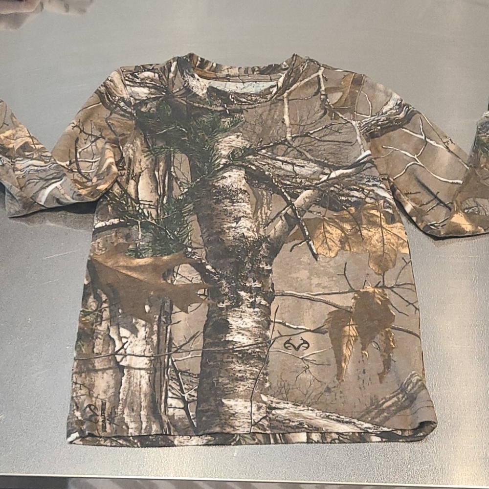 Kids camo Magellan LS shirt size XS boys or girls